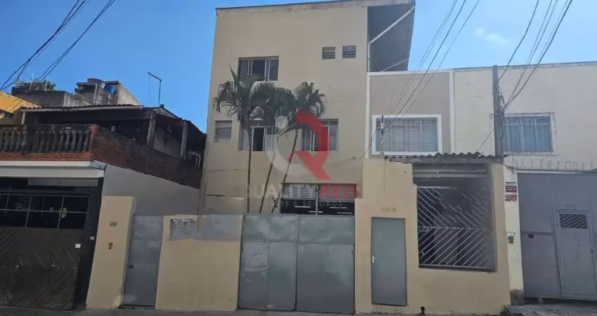 Galpão para venda  com varios compartimentos,  2 entradas independentes,  ótima oportunidade de negócio.  este galpão comercial de 870 m² é uma excelente oportunidade para investimento ou uso próprio.