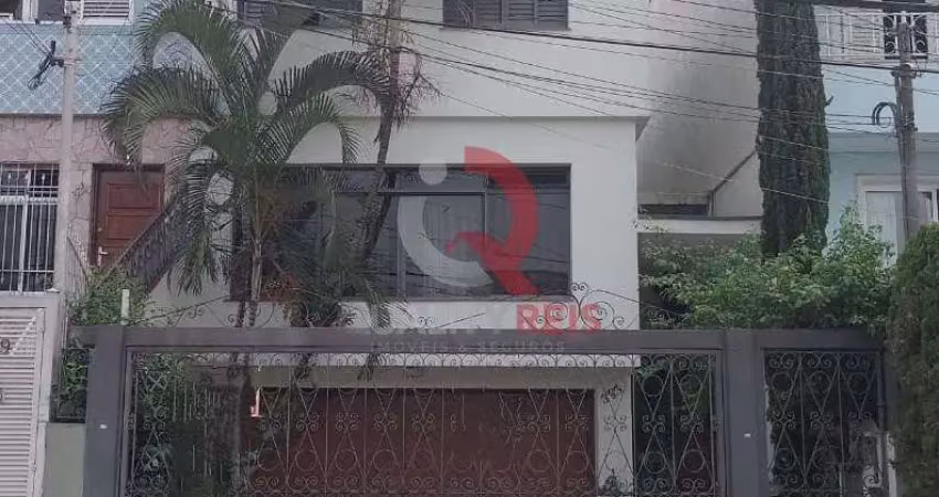 Sobrado à venda na vila guilherme- sp! são 3 dormitórios amplos, sendo 1 suíte com closet e varanda, 3 banheiros, 5 vagas de garagem, sendo 3 cobertas e 2 externas, sala 2 ambientes e quintal com área