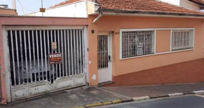 Casa para Venda em Bragança Paulista, Centro, 2 dormitórios, 1 suíte, 2 banheiros, 1 vaga