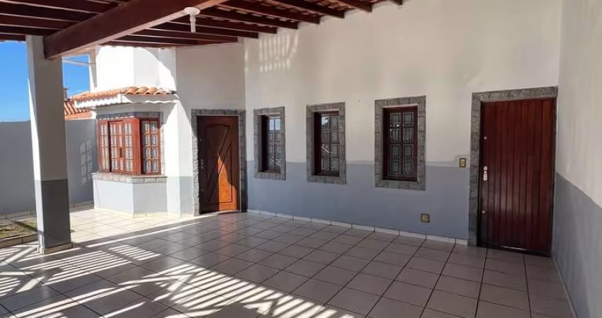 Casa para Locação em Bragança Paulista, Jardim Europa, 3 dormitórios, 1 suíte, 2 banheiros, 2 vagas