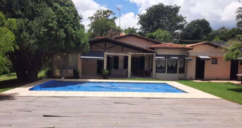 Casa à venda em bragança paulista, jardim santa helena, com 3 suítes, com 393 m²