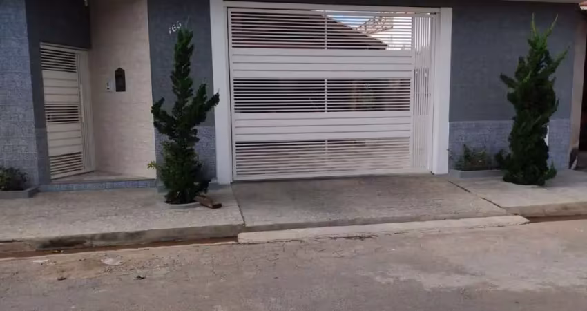 Casa para Venda em Bragança Paulista, Jardim Paturi, 3 dormitórios, 1 suíte, 2 banheiros, 4 vagas