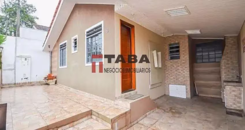 Casa à Venda em Colombo Campo Pequeno