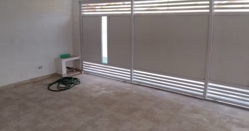 SOBRADO 3 DORM COM GARAGEM COBERTA