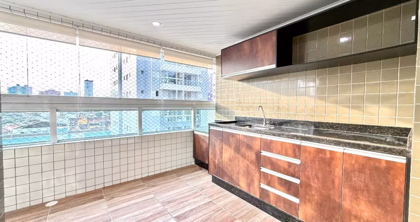 Apartamento 3 quartos 1 suíte - pertinho da praia no Forte em Praia Grande - RPJ106