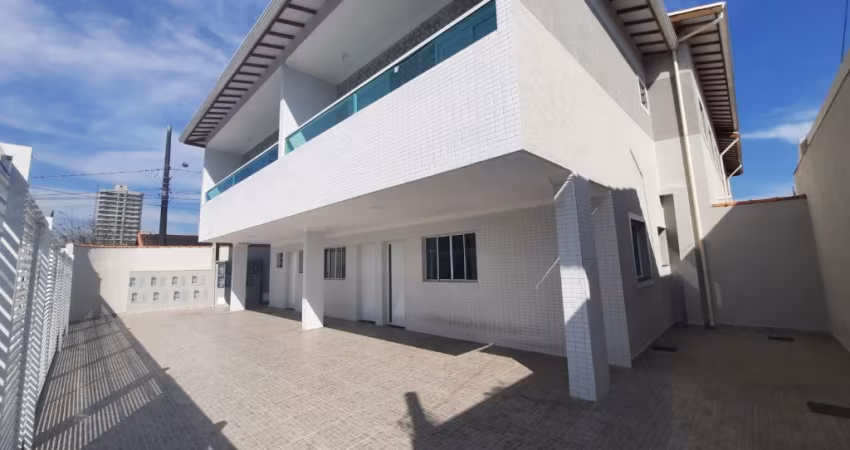 Casa 2 dormitórios com quintal - 400 metros Mar - Vila Caiçara - Praia Grande - RP343