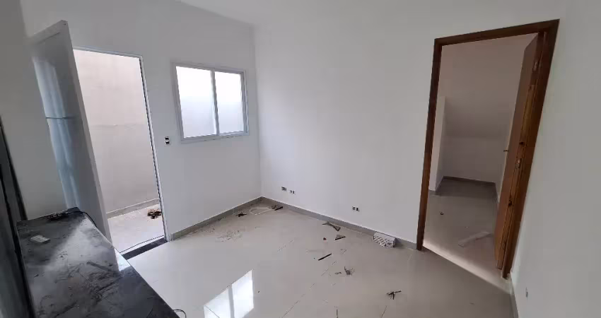 Locação Casa 2 quartos 1 suíte - Térrea com quintal - em condomínio na Vila Caiçara em Praia Grande - SP - LO06- CS3