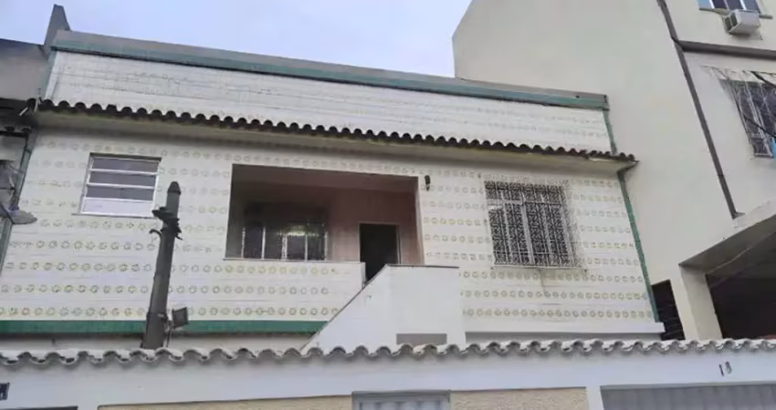 Alugo um apartamento de 2/4 em casca dura - rio de janeiro