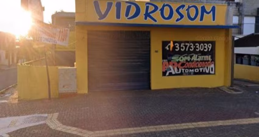 Sala comercial com barracão de esquina no centro da cidade, próx ao mercado Muffato, ideal para farmacias