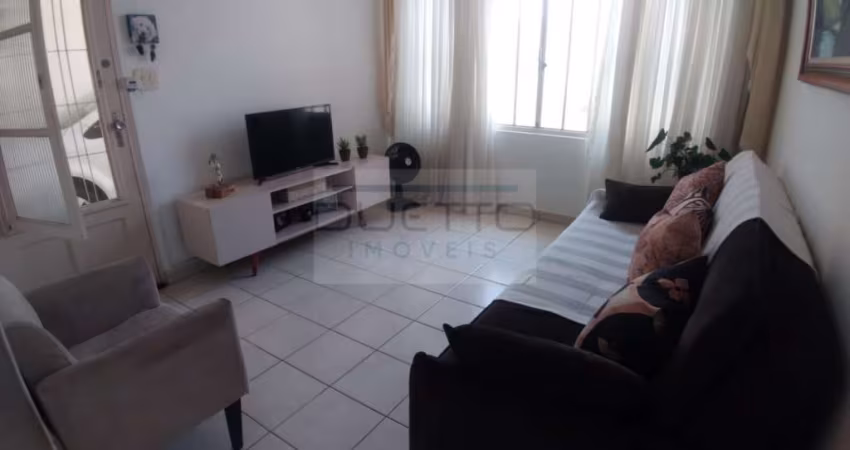 Duas casas à venda, sendo uma delas um sobrado de 03 dormitórios, sendo 01 suíte, à venda no Jardim Veneza, Mogi das Cruzes - SP