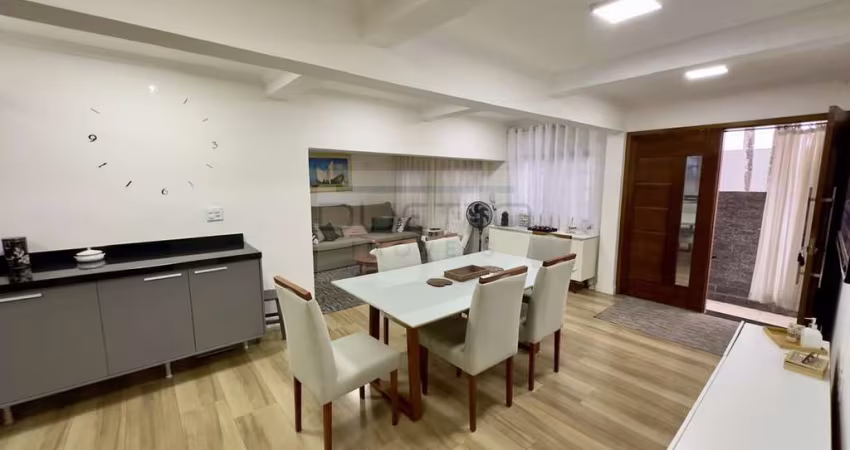 Sobrado amplo com 03 dormitórios e área gourmet, à venda na Vila Suissa, Mogi das Cruzes - SP