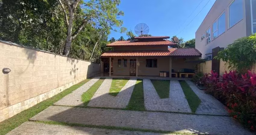 Costa do sol - casa de praia em condomínio fechado, contando com 02 dormitórios e piscina adulto e infantil, à venda em bertioga - sp