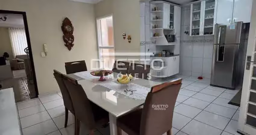 Sobrado de 03 dormitórios, sendo 01 suíte, à venda na chácara jafet, mogi das cruzes - sp
