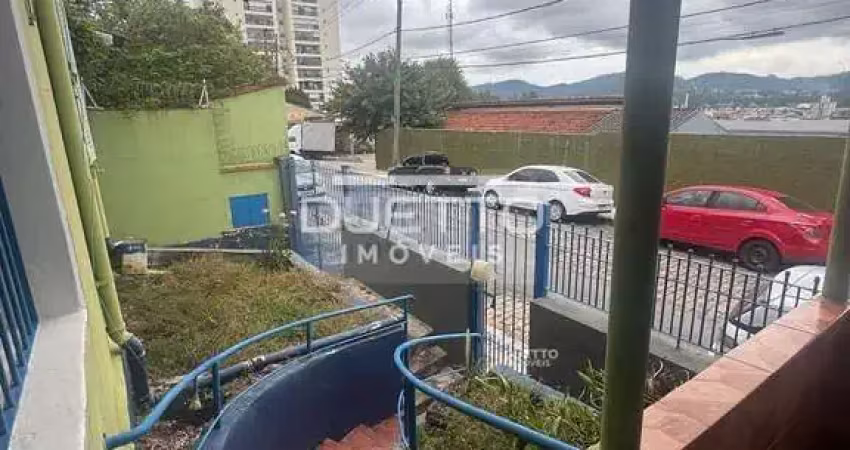 Casa ampla com 02 dormitórios e edícula, à venda no parque santana, mogi das cruzes - sp