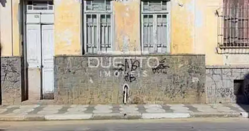 Casa Comercial ou Residencial com excelente localização, no Centro de Mogi das Cruzes - SP