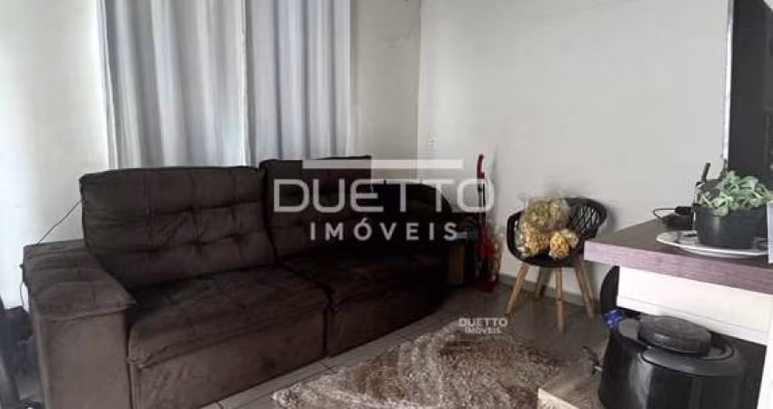 Casa Térrea de 02 dormitórios, sendo 01 suíte, à venda na Vila Paulista, Mogi das Cruzes - SP