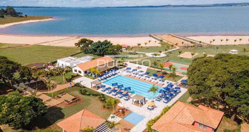 Terreno de 360m² no Condomínio Riviera de Santa Cristina IV, em Arandu - SP
