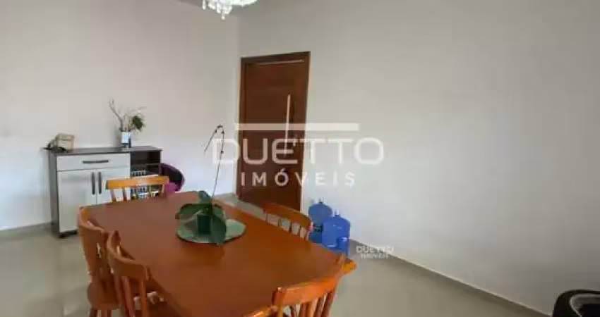 Casa térrea com 03 suítes, à venda no residencial mirage, mogi das cruzes, sp