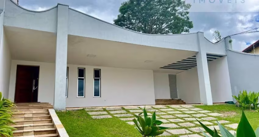 Casa térrea de 04 dormitórios, sendo 02 suítes, à locação no alto ipiranga, mogi das cruzes - sp