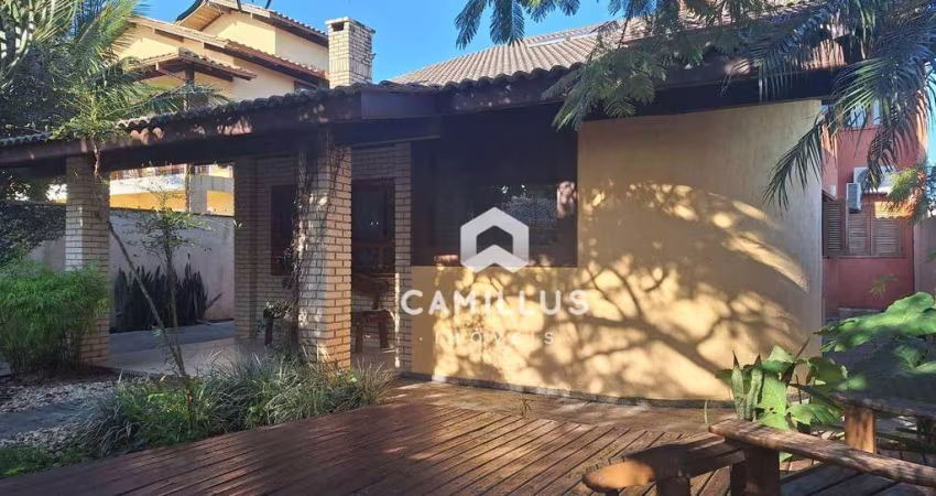 Casa com 5 dormitórios à venda, 276 m² por R$ 2.600.000,00 - Campeche - Florianópolis/SC