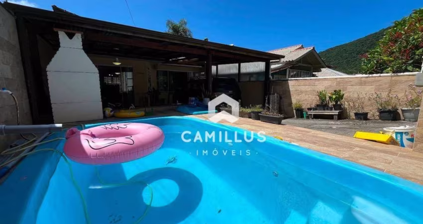 Casa com 3 dormitórios à venda, 140 m² por R$ 685.000 - Armação do Pântano do Sul - Florianópolis/SC