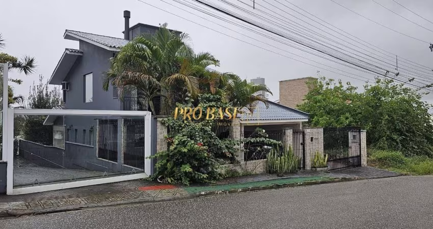 Casa com 3 quartos à venda na Rua dos Flamingos, 180, Pedra Branca, Palhoça