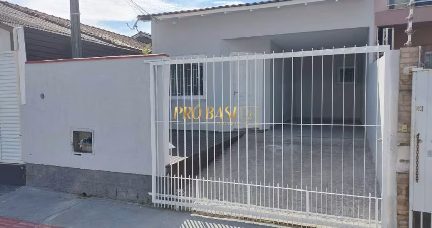 Casa com 2 quartos à venda na Rua Julietada da Silva Melo, 854, Forquilhas, São José