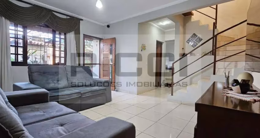 Casa com 3 quartos à venda na Rua Carlos Lacerda, 376, Vila Cintra, Mogi das Cruzes