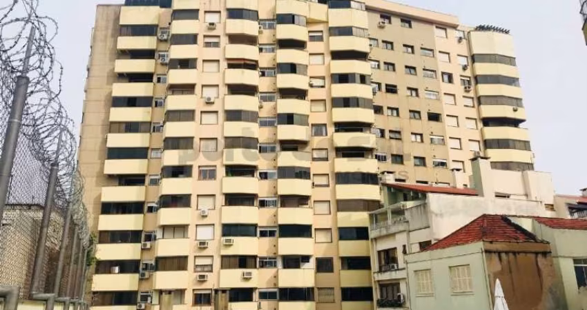 Cobertura com garagem no bairro Bom fim
