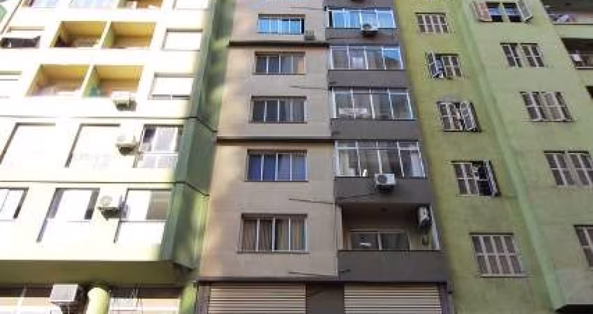 Loja Comercial ampla em galeria com mezanino.