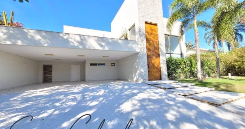 Casa a venda com 4 suítes, no Condomínio Alpes de Vinhedo, no bairro Buracão, com 566 m², no valor de 4.999.000,00, em Vinhedo, São Paulo.