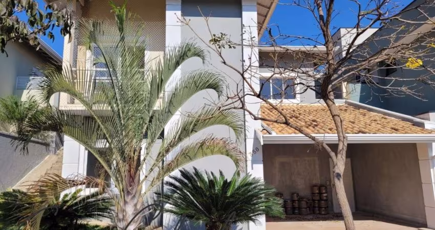 Casa de Condomínio com 3 suítes, à Venda, 198 m² por R$ 1.170.000,00