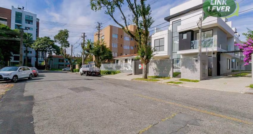 Sobrado com 3 dormitórios à venda, 194 m² por R$ 1.060.000,00 - Boa Vista - Curitiba/PR