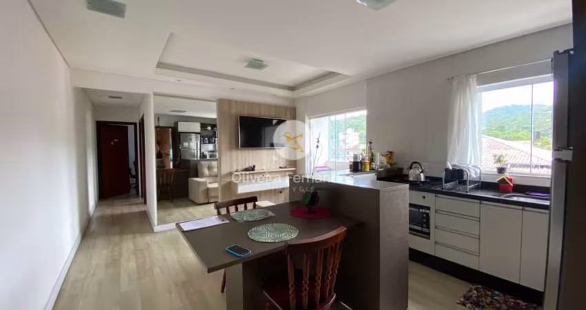 Apartamento Padrão com 2 quartos no Iririú