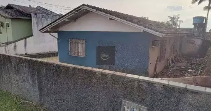 Casa em petrópolis, joinville/sc, com 3 dormitórios e 2 banheiros,