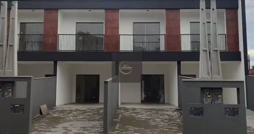 Sobrado geminado no iririu com 3 quartos e espaço externo amplo - estuda permuta por apartamento até r$250 mil