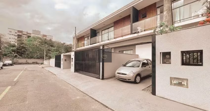 Casa padrãosobrado geminado com 2 dormitórios no saguaçu
