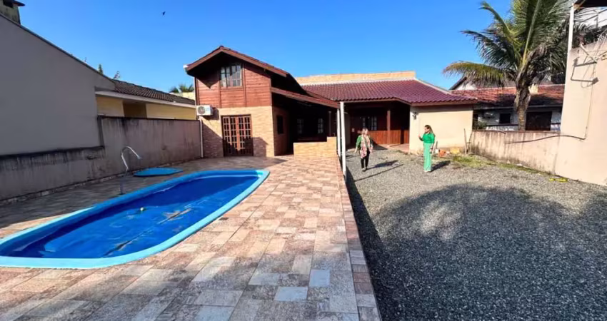 Sobrado com 4 dormitórios à venda por R$ 1.000.000,00 - Jardim Perola do Atlântico - Itapoá/SC