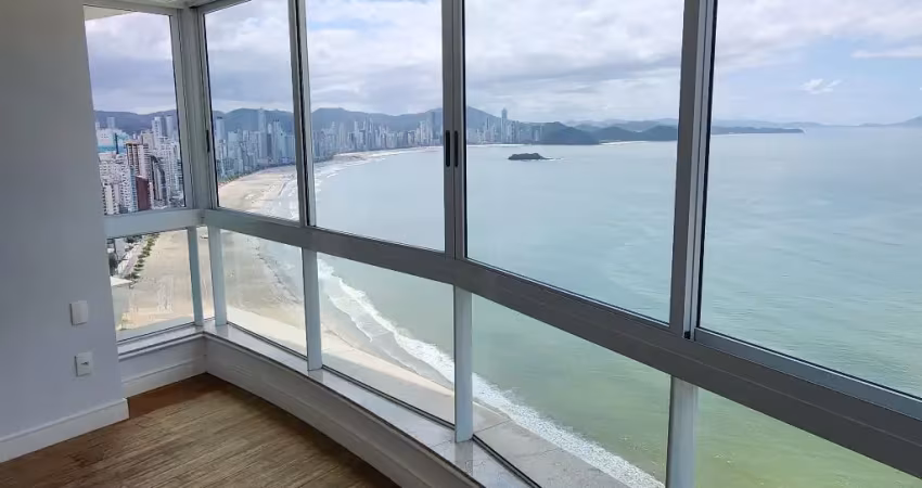 Renaissance Embraed frente mar, 1 por andar Barra Sul com 5 quartos