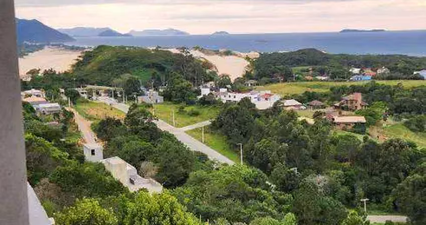 Casa nova, escriturada, na lraia do Siriú em210 m2 vista do mar, do Sul da ilha de Florianópolis e da praia da Guarda do Embaú terreno com 1000 m2 Siriú Garopaba - SC