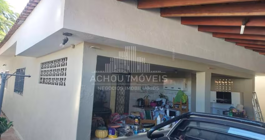 Casa para Venda em Jaboticabal, Jardim Paulista, 3 dormitórios, 2 banheiros, 5 vagas