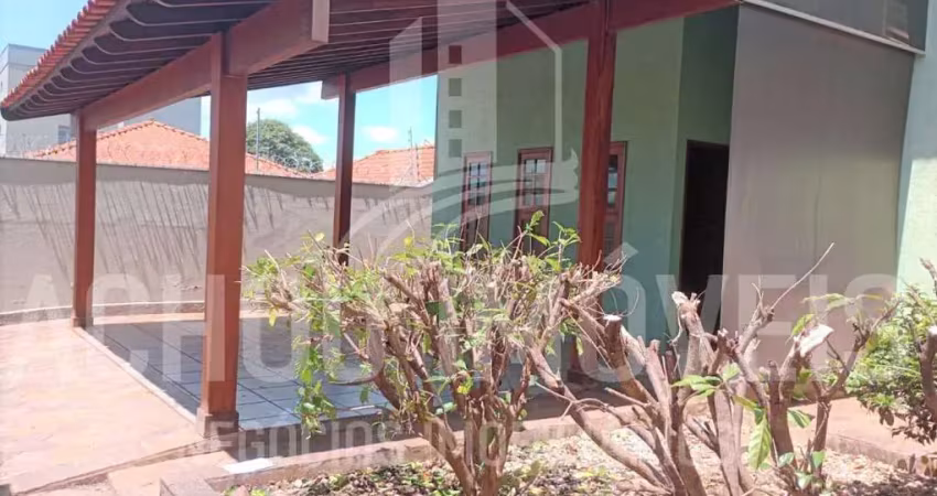 Casa para Venda em Jaboticabal, Jardim Nova Aparecida, 3 dormitórios, 1 suíte, 2 banheiros, 2 vagas