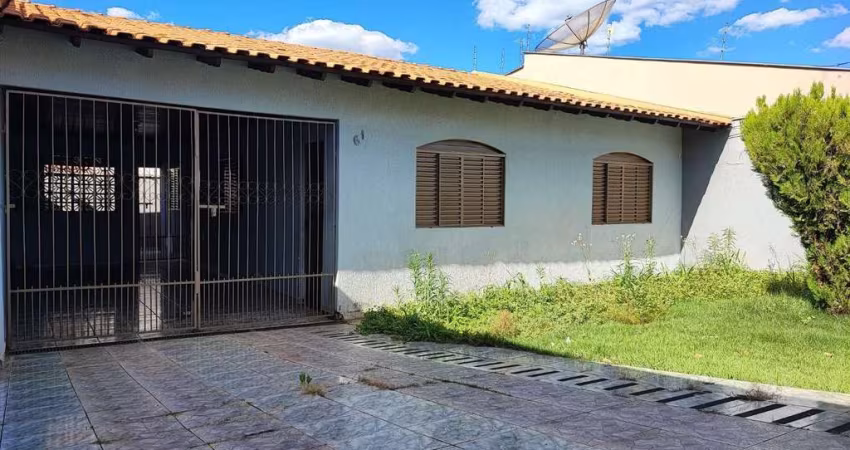 Casa para Venda em Londrina, Conjunto Habitacional Milton Gavetti, 2 dormitórios, 1 banheiro, 4 vagas