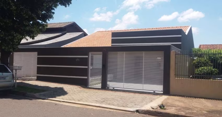 Casa para Venda em Londrina, Bandeirantes, 3 dormitórios, 1 suíte, 2 banheiros, 2 vagas