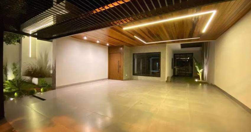 Casa em Parque Avenida  -  Maringá