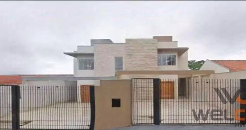Sobrado em Conjunto Habitacional Karina  -  Maringá