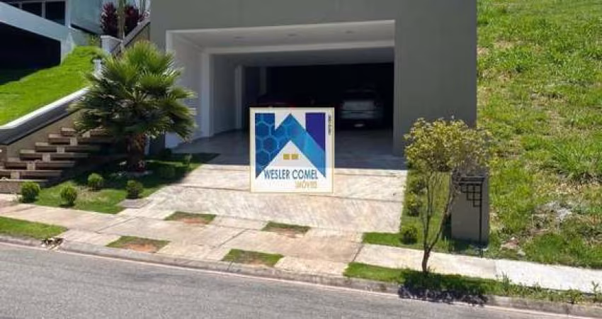 Casa de Luxo no Condomínio Bella Citta no bairro Fazenda Rodeio, localizado na cidade de Mogi das Cruzes / SP.