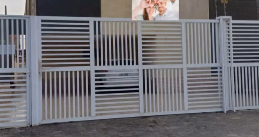 TRIPLEX próximo a todo comércio do bairro - 235.000