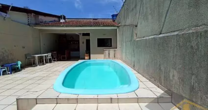 Casa térrea com 03 dormitórios à venda na praia do tombo - ref.: 5600