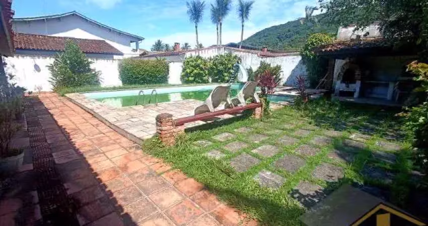 Casa térrea com piscina e churrasqueira a venda na praia do guaiúba - ref.: 5587